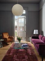 Suite (Veranda) | Living area | LED TV