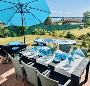 Outdoor dining - Vacation home "MinaSee" directly on Lake Plau (Plau am See)