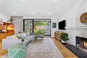 TV, fireplace, streaming services, stereo