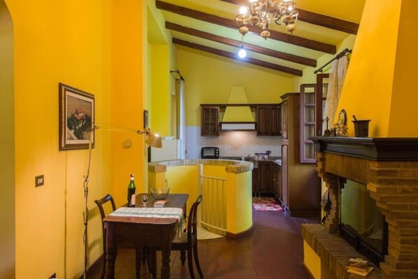 Dining - Villa Anna Studio apartment with separate entrance (osimo)