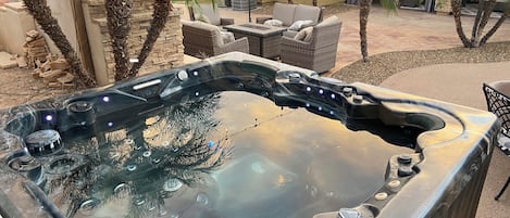Bain à remous extérieur