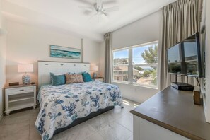 2 bedrooms, desk, iron/ironing board, travel crib - New Building: Gulf Views, Pool, Johns Pass! (Madeira Beach)