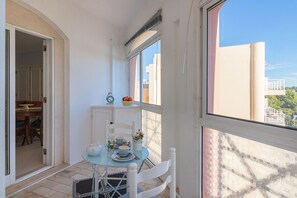 Dining - VILAMOURA MAIN AVENUE by HOMING (Vilamoura)