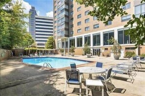 Pool - Atlanta Downtown City View and Free Parking (Atlanta)