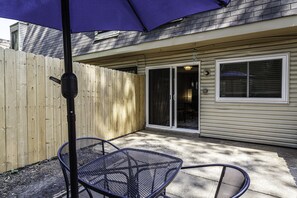 Outdoor dining - Germantown - 30 day minimum (Germantown)