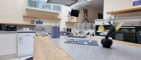 32-Zoll-Flachbildfernseher mit Digitalempfang, Fernseher