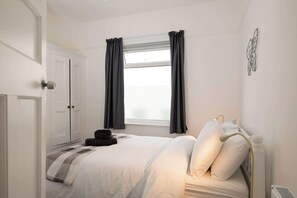 4 soverom, strykejern/-brett, wi-fi og sengetøy