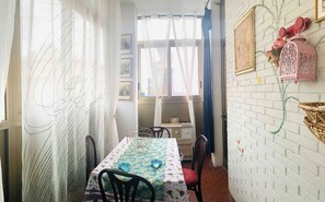 Appartement, 1 grand lit et 1 canapé-lit | Cuisine privée | Réfrigérateur, micro-ondes, four, plaque de cuisson