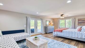 4 bedrooms, iron/ironing board, free WiFi, bed sheets