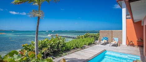 Premium bedding, pillowtop beds, in-room safe, desk