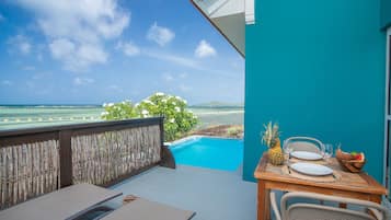 Villa, 1 habitación, piscina privada, frente al mar | 1 dormitorio y ropa de cama de alta calidad