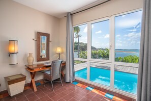 Appartement, 1 chambre, piscine privée, au bord de l’océan | Aire de séjour | Téléviseur à écran plat de 100 cm avec télévision par câble, téléviseur