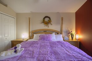 5 bedrooms, desk, iron/ironing board, free WiFi