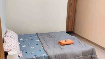 2 soverom, skrivebord, wi-fi (inkludert) og sengetøy