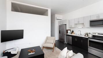 Televisor intel·ligent i llibres