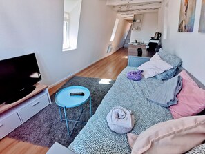 1 chambre, bureau, fer et planche à repasser, Wi-Fi gratuit