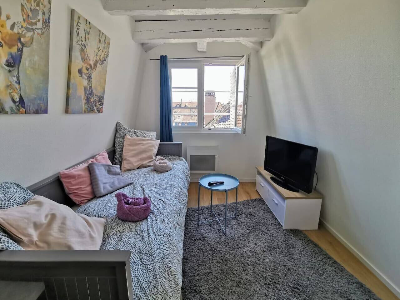 1 chambre, bureau, fer et planche à repasser, Wi-Fi gratuit