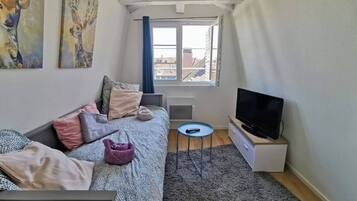 1 chambre, bureau, fer et planche Ă repasser, Wi-Fi gratuit