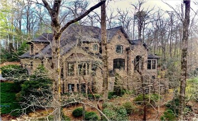 Spectacular Secluded 5 Bedroom Luxury Mountain Property
