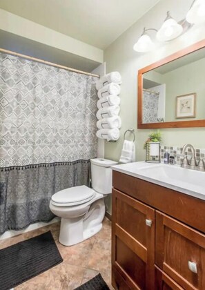 Bathtub - Arizona Pool House w/ hot tub (Tucson)