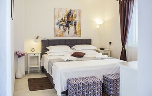 4 bedrooms, desk, iron/ironing board, travel crib - Luxury Home with Swimming Pool, Professional Tennis Court and Boccia Alley (Donji Proložac)