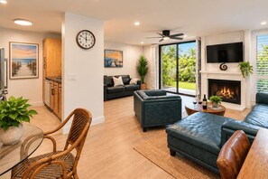 Smart TV, chimenea, futbolito y tenis de mesa 