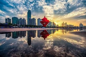 Business centre - Grand Madison (Qingdao Wusi Square Sea View) (Qingdao)