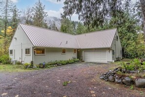 Exterior - Large Salmon Creek Home • Mt Hood Ski, Hike & Golf (Welches)