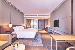 Superior Double Room, Hill View | Down duvets, in-room safe, desk, blackout curtains - Steigenberger Hotel Ji Nan (Jinan)