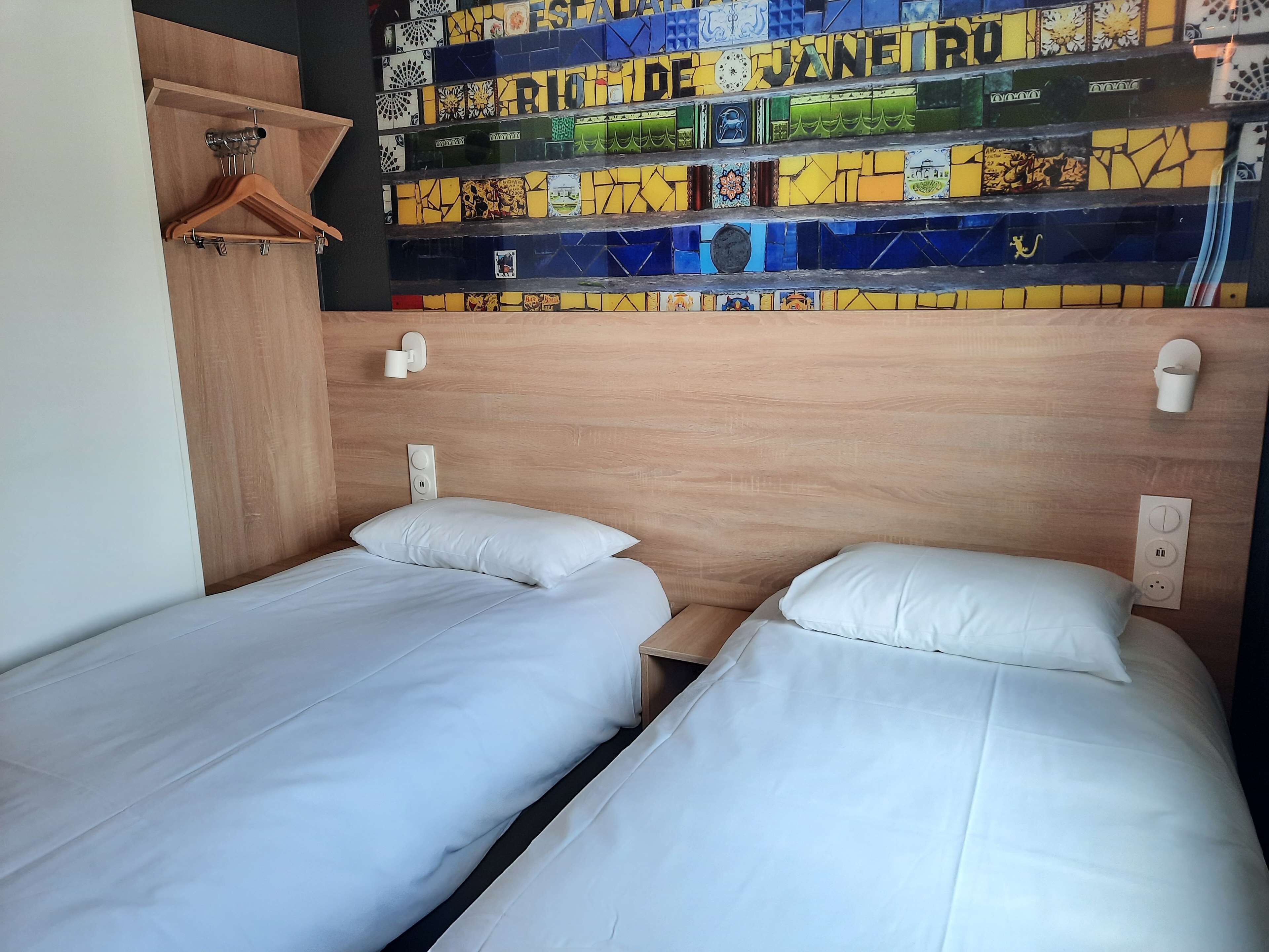 standard room, 2 single beds | 1 bedroom, bed sheets