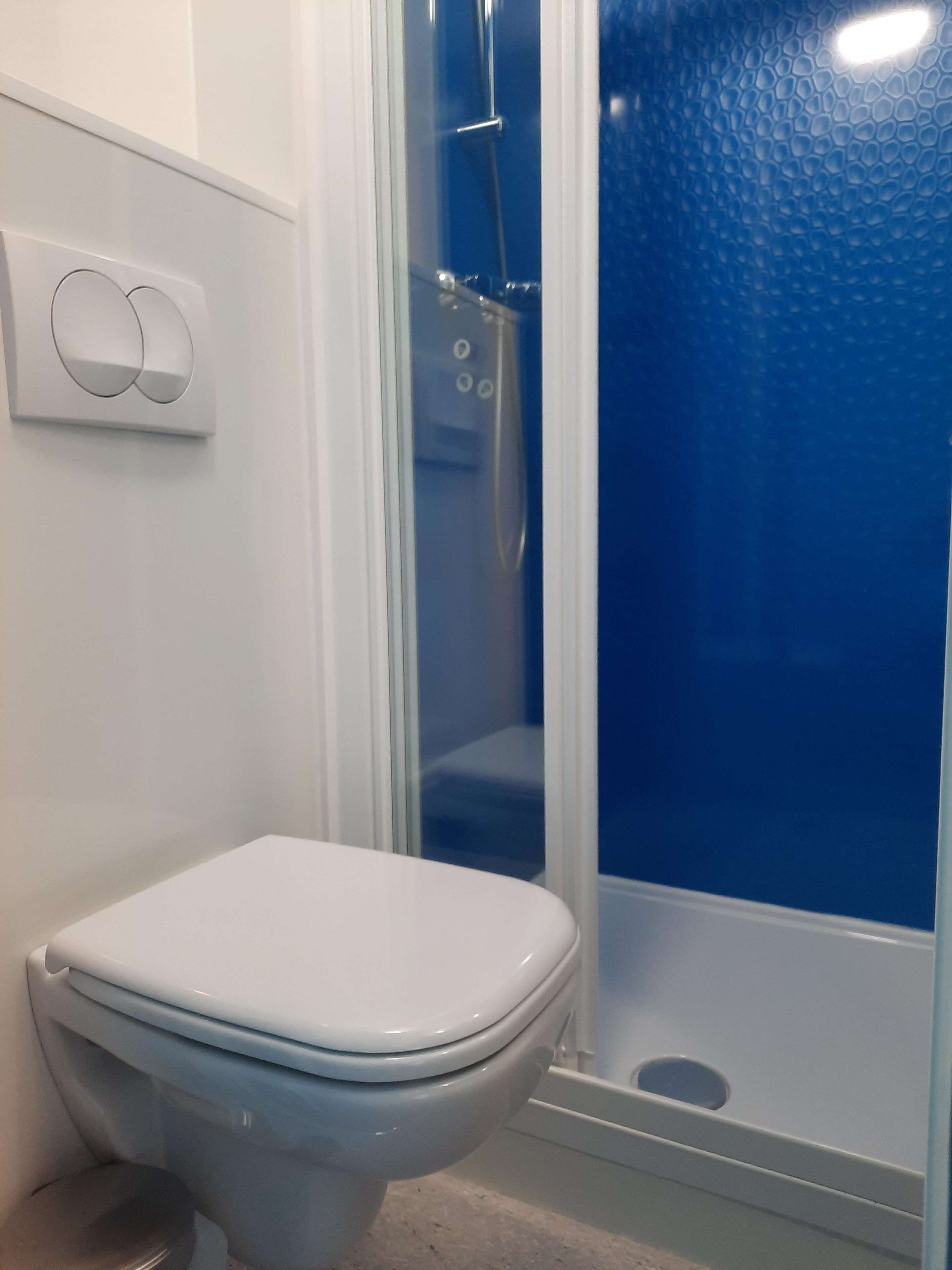 eco-friendly toiletries, towels