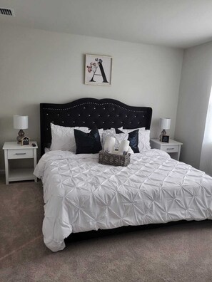 2 slaapkamers, een strijkplank/strijkijzer, gratis wifi, beddengoed