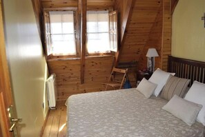 3 chambres, fer et planche à repasser, Wi-Fi, draps fournis