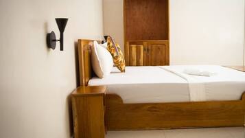 Comfort-dobbeltværelse | Individuel indretning, skrivebord, arbejdsområde til bærbare computere