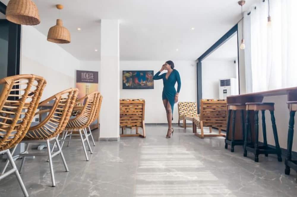 ELOGIA HOTEL