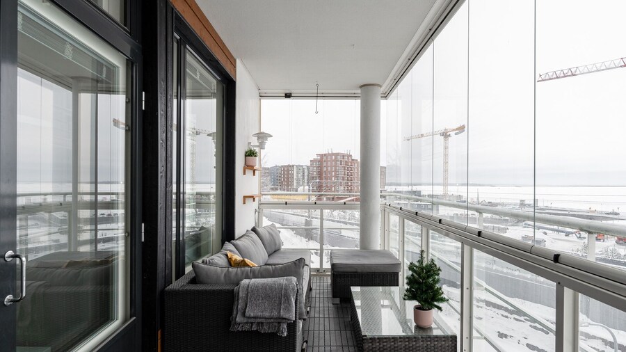 Homelike 1BR with Sauna, Free Parking & Balcony