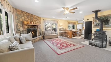 TV, peis og DVD-spiller