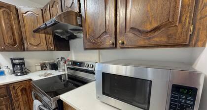 Heart of WVC, Family Friendly, 2 King beds, 3 Queen Beds, 2 sofa sleepers.