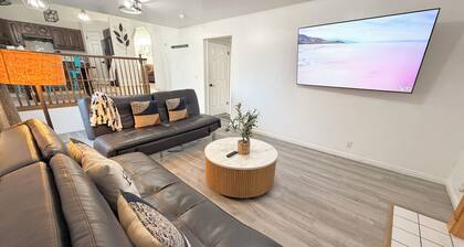 Heart of WVC, Family Friendly, 2 King beds, 3 Queen Beds, 2 sofa sleepers.