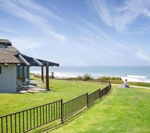 Property grounds - Modern 1BR Unit with Hot Tub Wave Crest at Del Mar (San Diego)