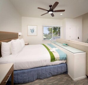 Iron/ironing board, bed sheets - Del Mar Lively Studio w Hot Tub & Pool (San Diego)