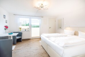 1 Schlafzimmer, Reisekinderbett, kostenloses WLAN, Bettwäsche