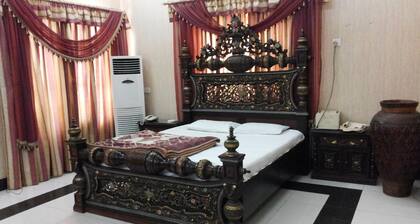 Holiday Inn Guest House