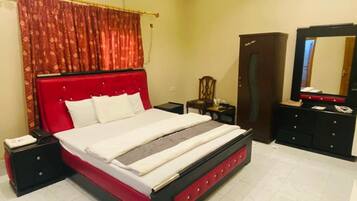Deluxe Double Room | Iron/ironing board, free WiFi, bed sheets