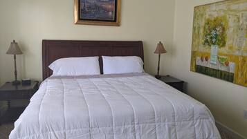 2 bedrooms, iron/ironing board, free WiFi, bed sheets