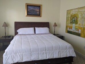 2 室のベッドルーム、アイロン / アイロン台、WiFi (無料)、ベッドシーツ