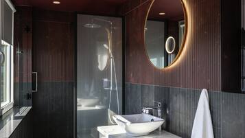 Superior Room, 1 Queen Bed with Sofa bed | Minibar, in-room safe, desk, laptop workspace