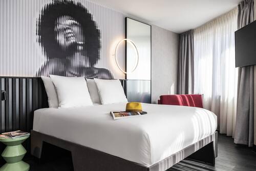 Superior Room, 1 Queen Bed with Sofa bed