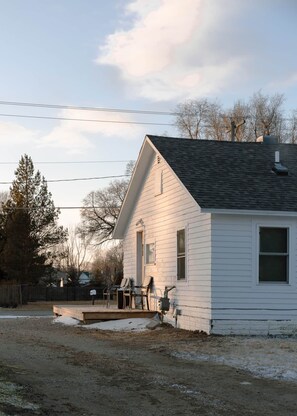 Walleye Exterior 4 - Walleye Waters – 2BR Mobridge Stay (Mobridge)