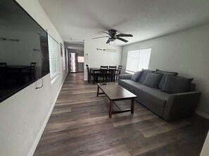 Smart TV - Beach Ave Escape Unit A - just steps from the Beach! (Redington Shores)